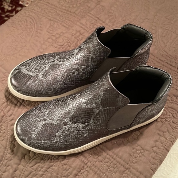 33. Coconuts by Matisse Booties in Silver Snake Print - Picture 2 of 9